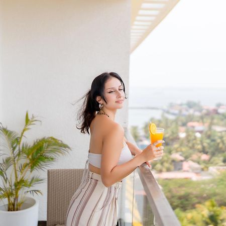 פאנג'י Bloom Hotel - Dona Paula מראה חיצוני תמונה