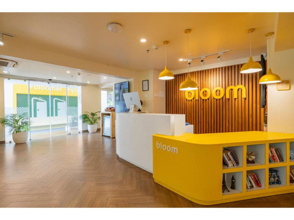 פאנג'י Bloom Hotel - Dona Paula מראה חיצוני תמונה