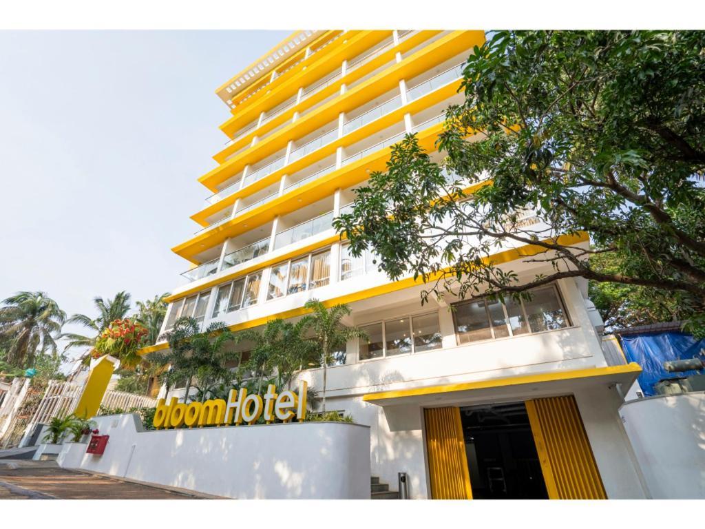פאנג'י Bloom Hotel - Dona Paula מראה חיצוני תמונה