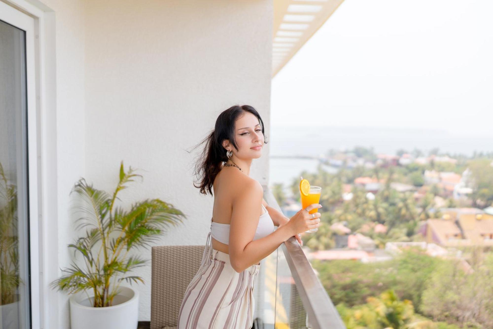 פאנג'י Bloom Hotel - Dona Paula מראה חיצוני תמונה